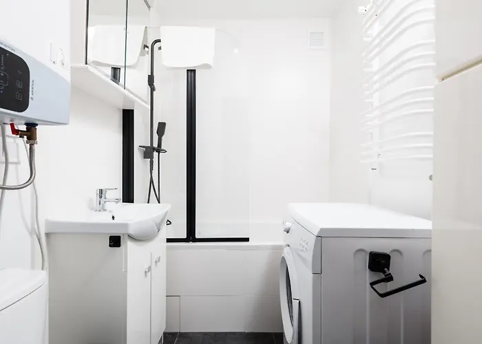 Quiet Quarter - By Upstairs Apartamento